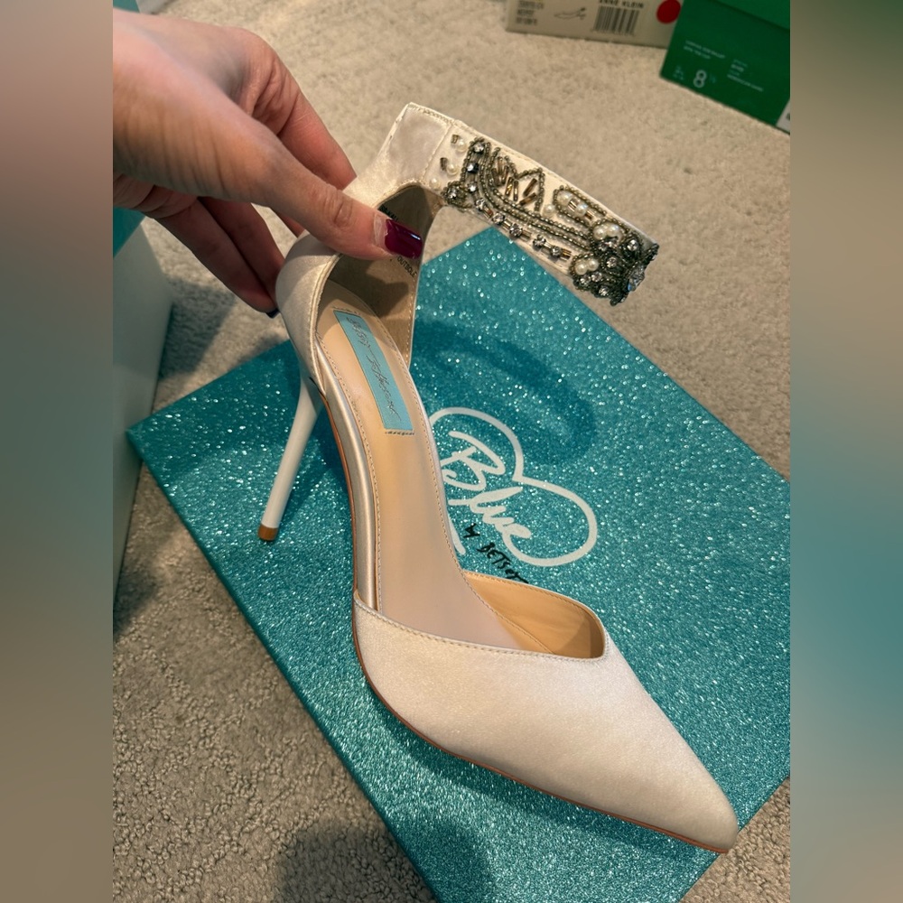 Betsy Johnson Ivory Satin Heels - 8.5 - Brand New